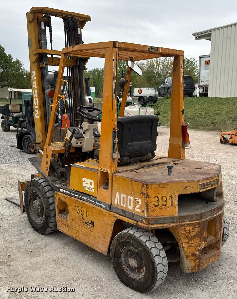 image for item EQ1355 Nissan PH02 forklift