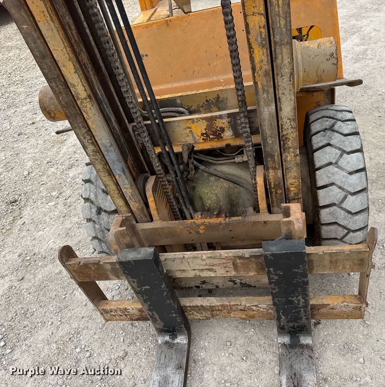 image for item EQ1355 Nissan PH02 forklift