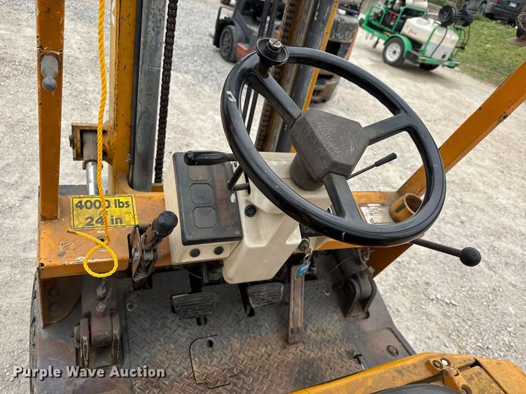 image for item EQ1355 Nissan PH02 forklift