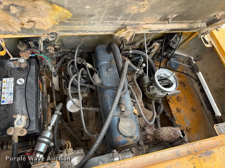 image for item EQ1355 Nissan PH02 forklift