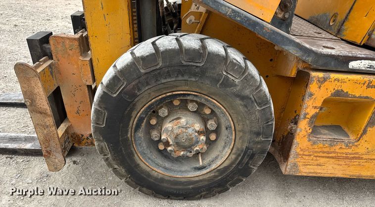 image for item EQ1355 Nissan PH02 forklift