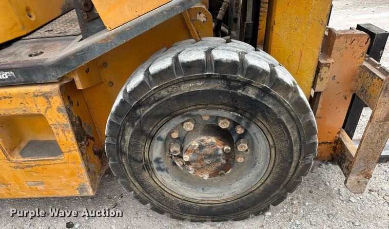 image for item EQ1355 Nissan PH02 forklift