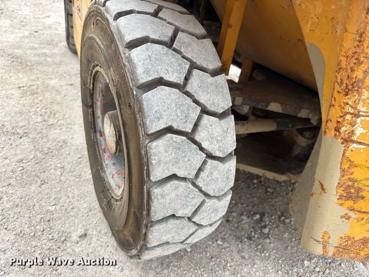 image for item EQ1355 Nissan PH02 forklift