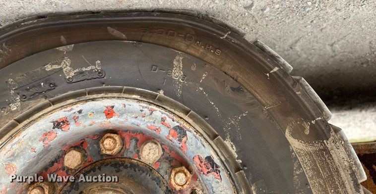 image for item EQ1355 Nissan PH02 forklift