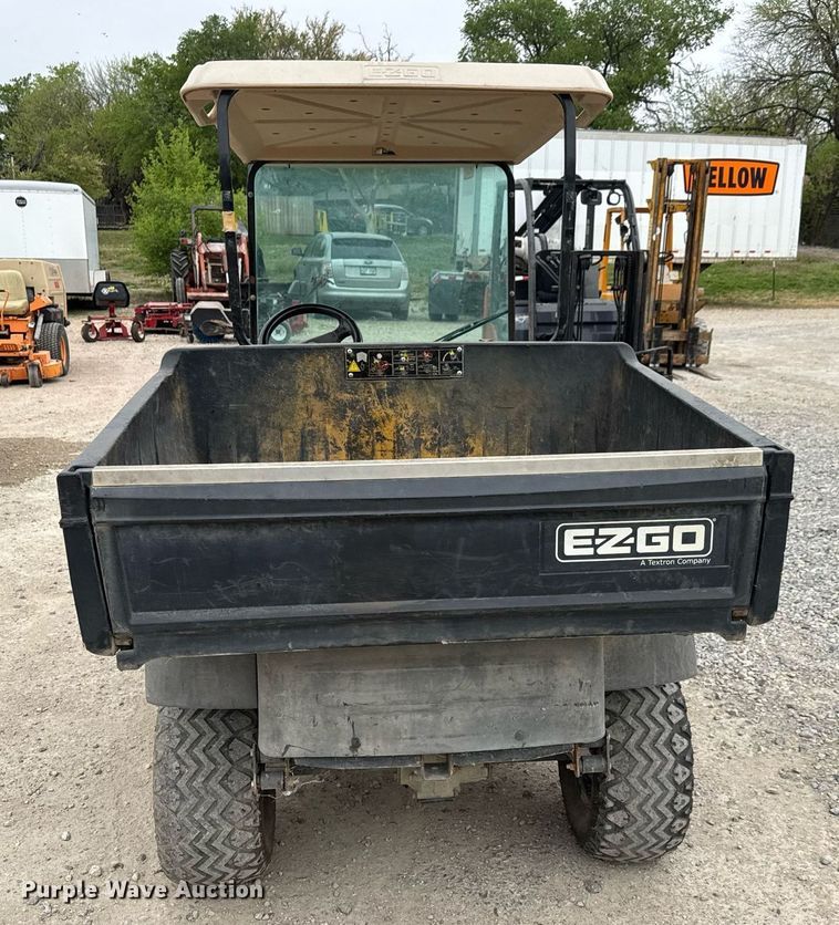 image for item EQ1356 E-Z-GO ST golf cart