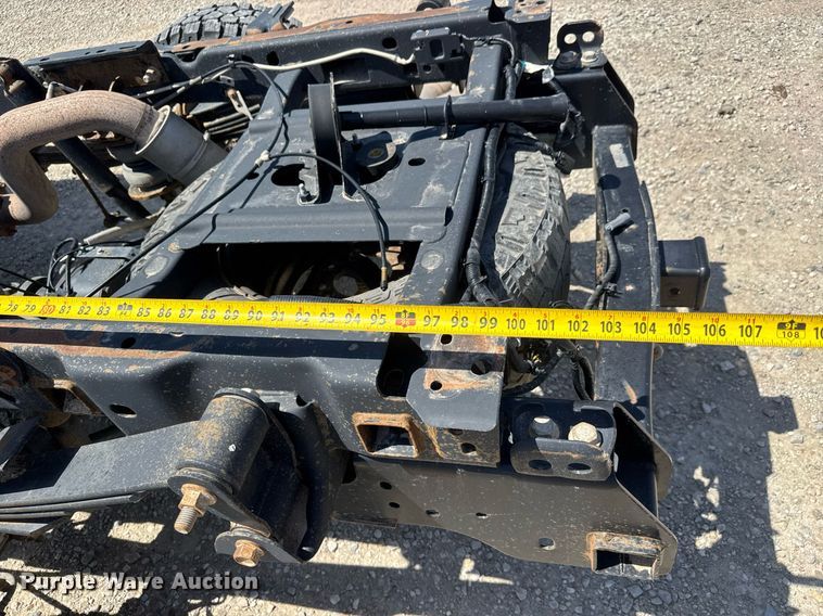 image for item EQ1394 2019 Ford F350 Super Duty Crew Cab pickup truck cab and chassis