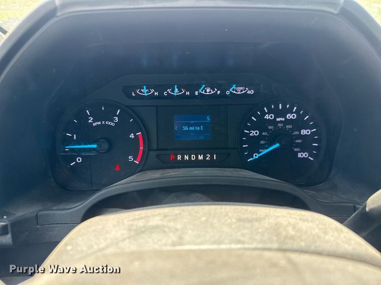 image for item EQ1394 2019 Ford F350 Super Duty Crew Cab pickup truck cab and chassis