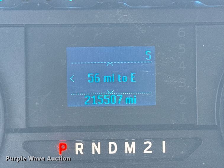 image for item EQ1394 2019 Ford F350 Super Duty Crew Cab pickup truck cab and chassis