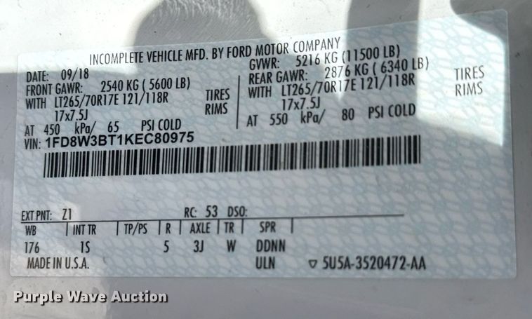 image for item EQ1394 2019 Ford F350 Super Duty Crew Cab pickup truck cab and chassis