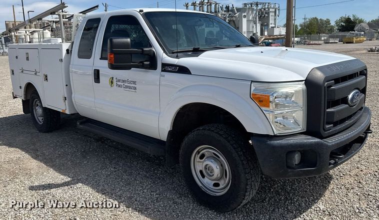 image for item EQ1397 2016 Ford F250 Super Duty SuperCab utility bed pickup truck