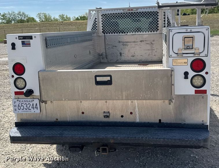 image for item EQ1397 2016 Ford F250 Super Duty SuperCab utility bed pickup truck