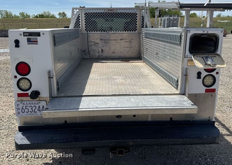 image for item EQ1397 2016 Ford F250 Super Duty SuperCab utility bed pickup truck