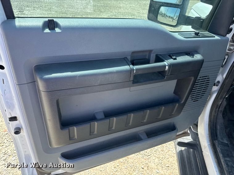 image for item EQ1397 2016 Ford F250 Super Duty SuperCab utility bed pickup truck