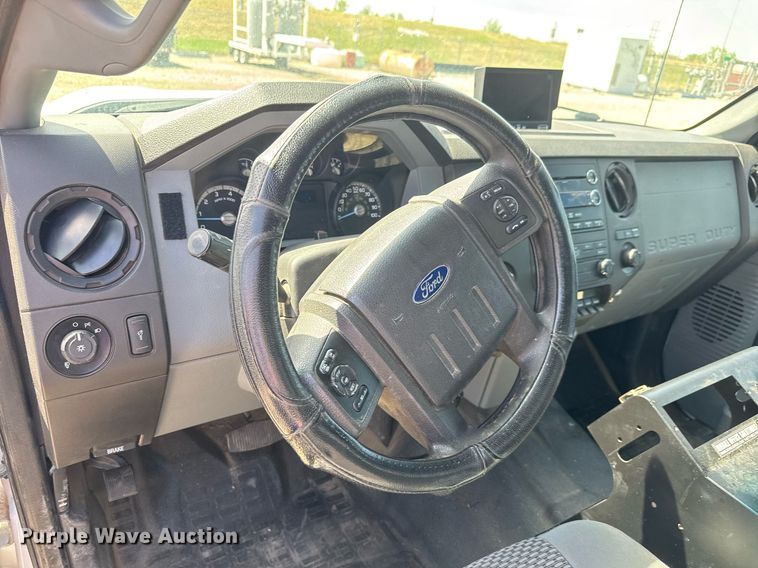 image for item EQ1397 2016 Ford F250 Super Duty SuperCab utility bed pickup truck