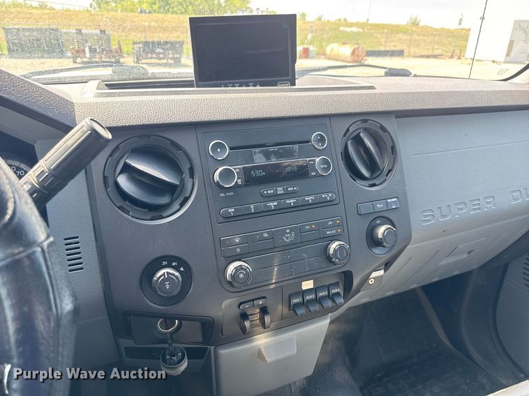 image for item EQ1397 2016 Ford F250 Super Duty SuperCab utility bed pickup truck