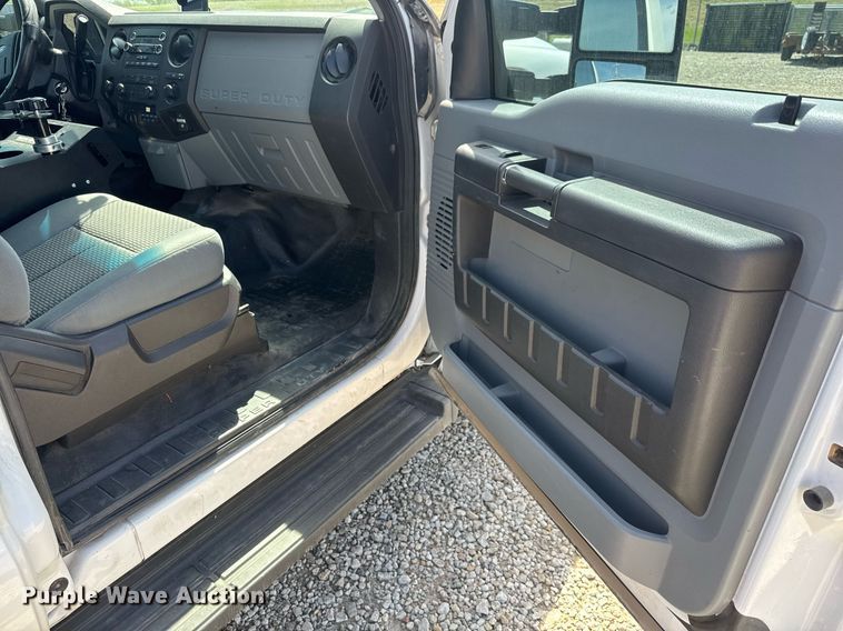 image for item EQ1397 2016 Ford F250 Super Duty SuperCab utility bed pickup truck