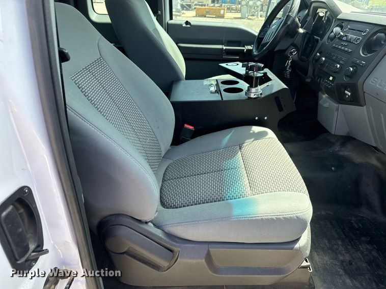 image for item EQ1397 2016 Ford F250 Super Duty SuperCab utility bed pickup truck