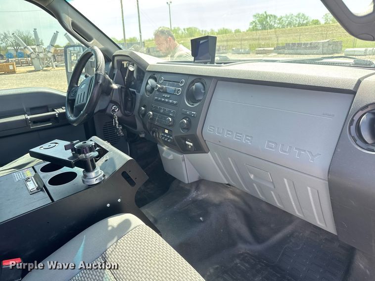 image for item EQ1397 2016 Ford F250 Super Duty SuperCab utility bed pickup truck