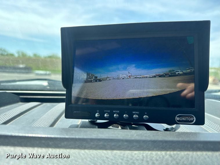 image for item EQ1397 2016 Ford F250 Super Duty SuperCab utility bed pickup truck