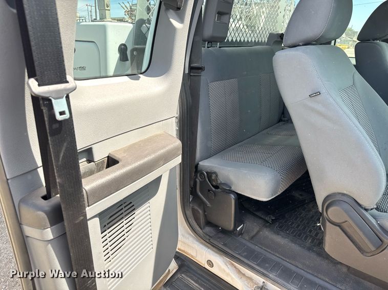 image for item EQ1397 2016 Ford F250 Super Duty SuperCab utility bed pickup truck