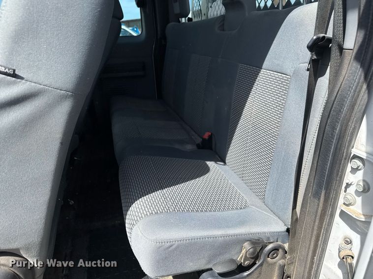 image for item EQ1397 2016 Ford F250 Super Duty SuperCab utility bed pickup truck