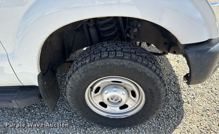 image for item EQ1397 2016 Ford F250 Super Duty SuperCab utility bed pickup truck