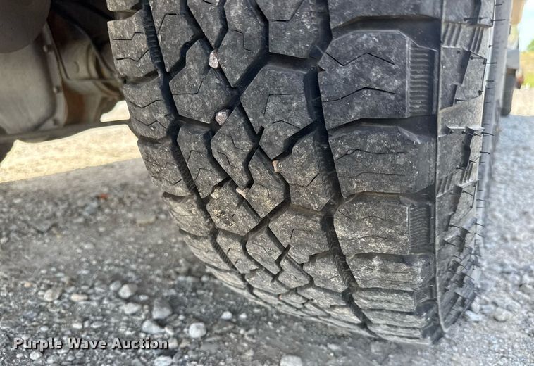 image for item EQ1397 2016 Ford F250 Super Duty SuperCab utility bed pickup truck