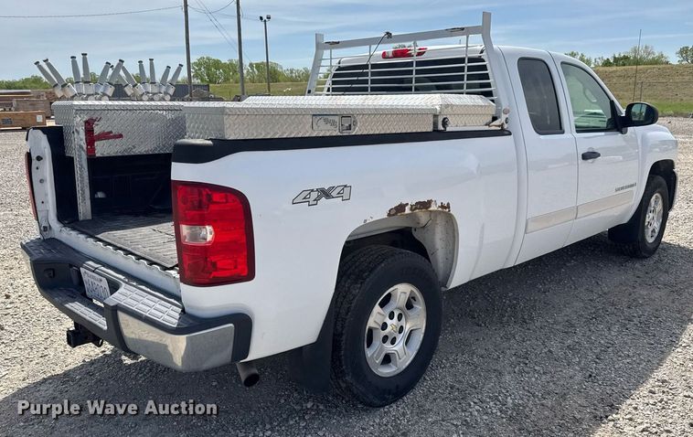image for item EQ1400 2008 Chevrolet Silverado 1500 Ext. Cab pickup truck