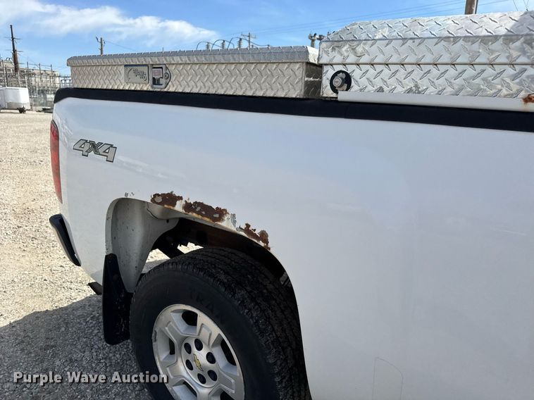 image for item EQ1400 2008 Chevrolet Silverado 1500 Ext. Cab pickup truck