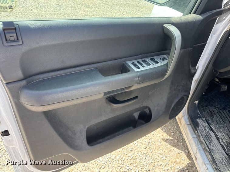 image for item EQ1400 2008 Chevrolet Silverado 1500 Ext. Cab pickup truck