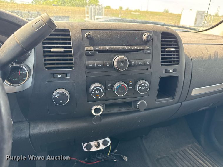 image for item EQ1400 2008 Chevrolet Silverado 1500 Ext. Cab pickup truck