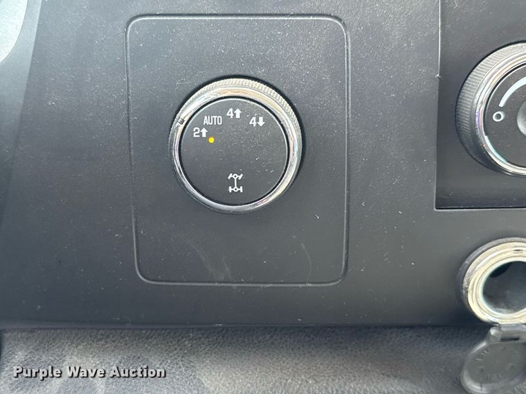 image for item EQ1400 2008 Chevrolet Silverado 1500 Ext. Cab pickup truck