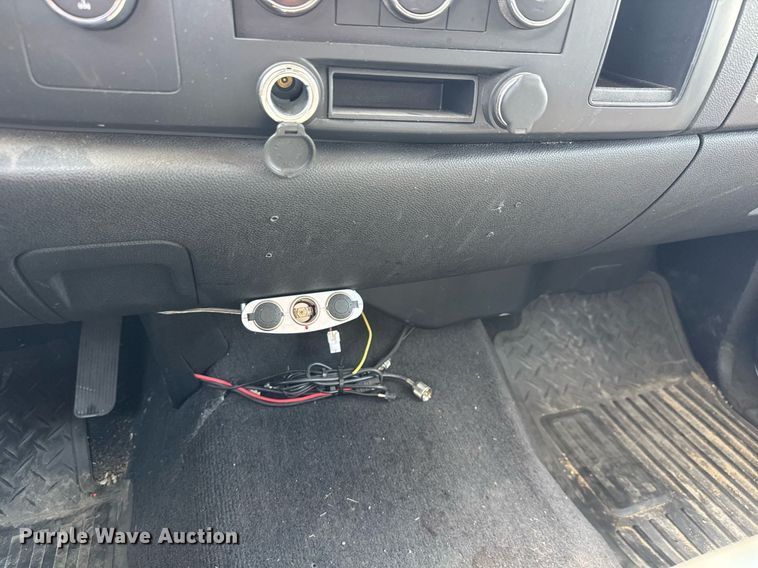 image for item EQ1400 2008 Chevrolet Silverado 1500 Ext. Cab pickup truck