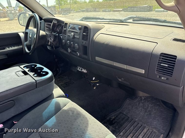 image for item EQ1400 2008 Chevrolet Silverado 1500 Ext. Cab pickup truck