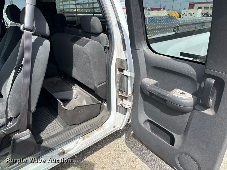 image for item EQ1400 2008 Chevrolet Silverado 1500 Ext. Cab pickup truck