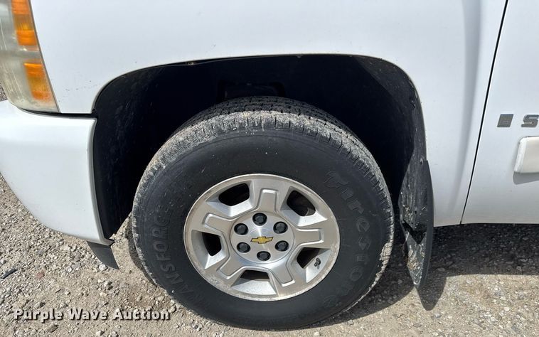image for item EQ1400 2008 Chevrolet Silverado 1500 Ext. Cab pickup truck