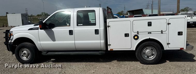 image for item EQ1402 2016 Ford F250 Super Duty  Crew Cab utility bed pickup truck