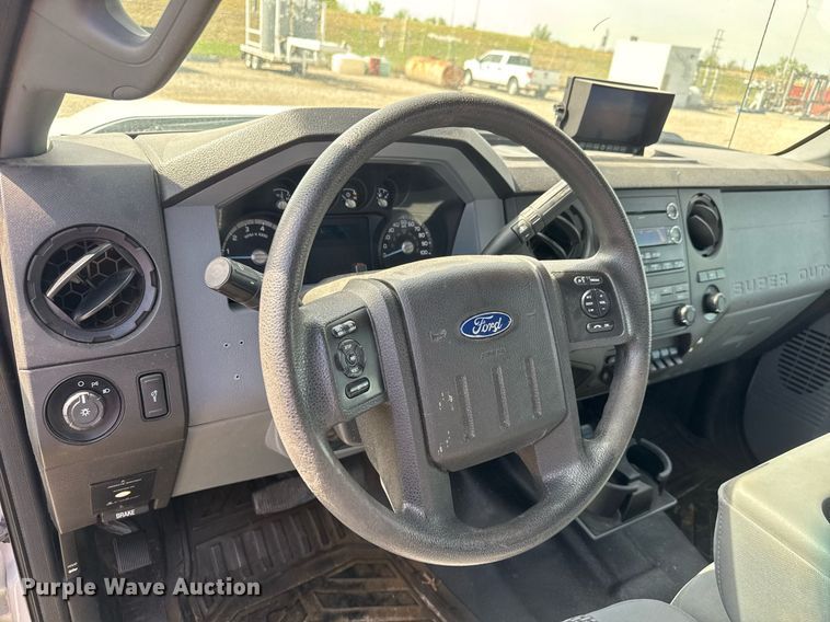 image for item EQ1402 2016 Ford F250 Super Duty  Crew Cab utility bed pickup truck