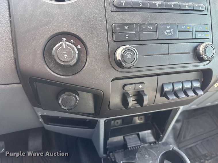 image for item EQ1402 2016 Ford F250 Super Duty  Crew Cab utility bed pickup truck