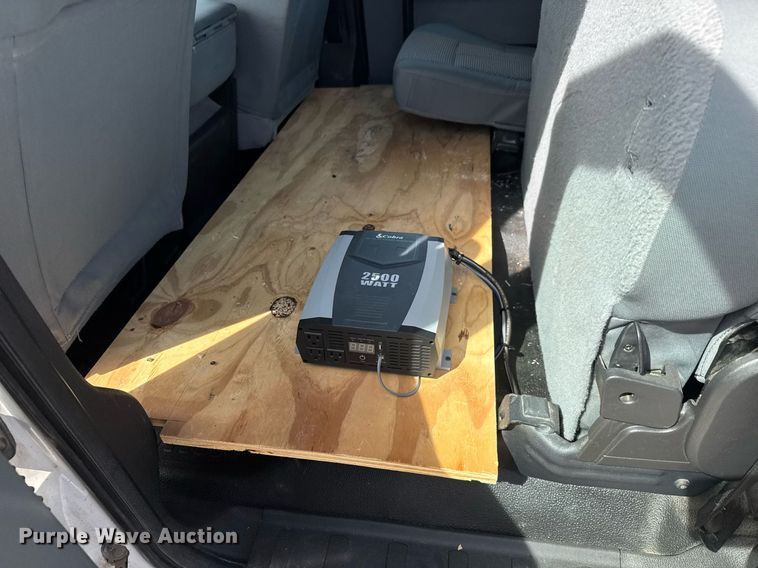 image for item EQ1402 2016 Ford F250 Super Duty  Crew Cab utility bed pickup truck