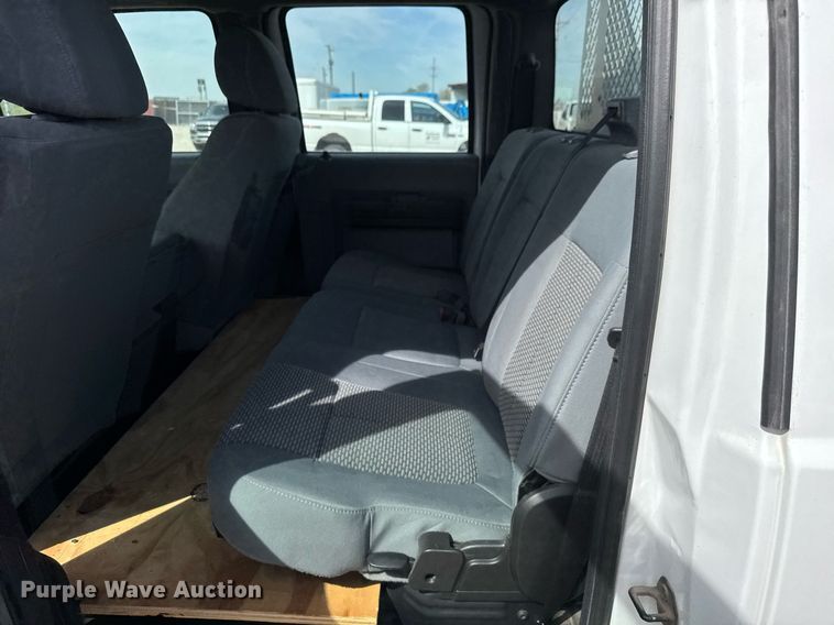 image for item EQ1402 2016 Ford F250 Super Duty  Crew Cab utility bed pickup truck