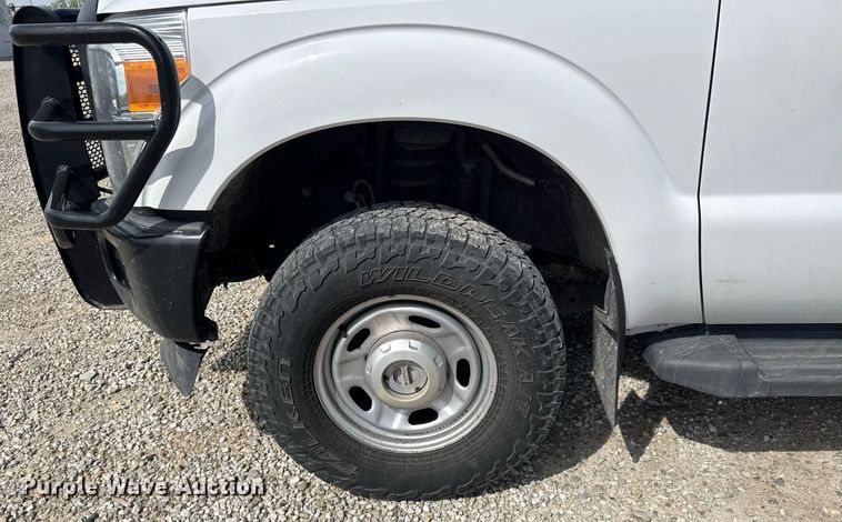 image for item EQ1402 2016 Ford F250 Super Duty  Crew Cab utility bed pickup truck