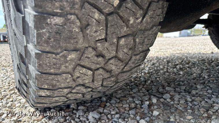 image for item EQ1402 2016 Ford F250 Super Duty  Crew Cab utility bed pickup truck