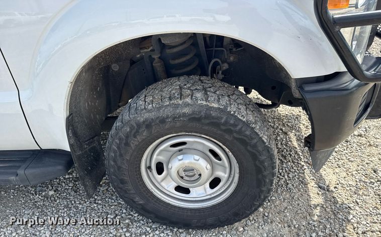 image for item EQ1402 2016 Ford F250 Super Duty  Crew Cab utility bed pickup truck