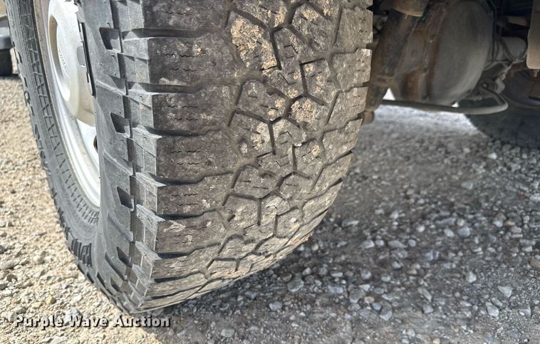 image for item EQ1402 2016 Ford F250 Super Duty  Crew Cab utility bed pickup truck