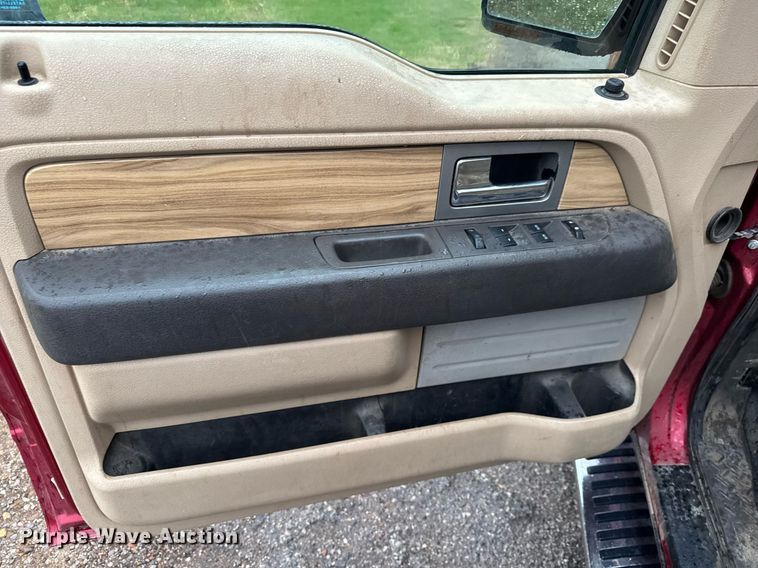 image for item EQ1417 2011 Ford F150 SuperCrew pickup truck