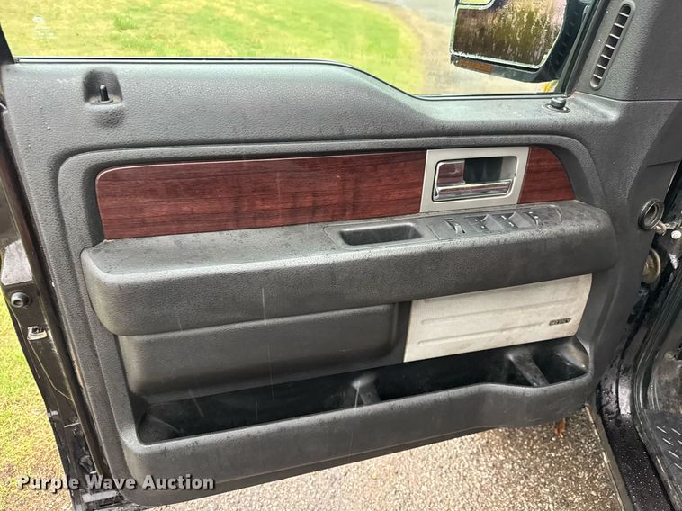 image for item EQ1418 2014 Ford F150 SuperCrew pickup truck