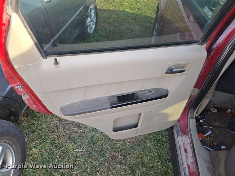 image for item EQ3843 2008 Mazda Tribute SUV