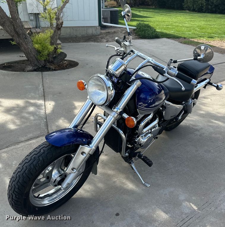 image for item EQ4645 2002 Suzuki VZ800K Marauder motorcycle