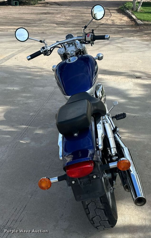 image for item EQ4645 2002 Suzuki VZ800K Marauder motorcycle